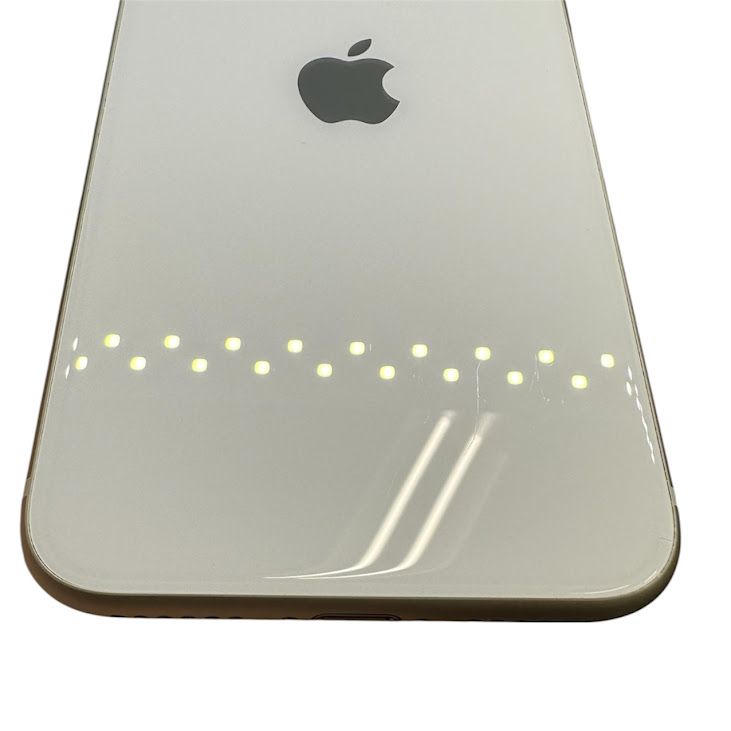 �ڥХåƥ꡼100%��iPhone��SE����3�����64GB���������饤��