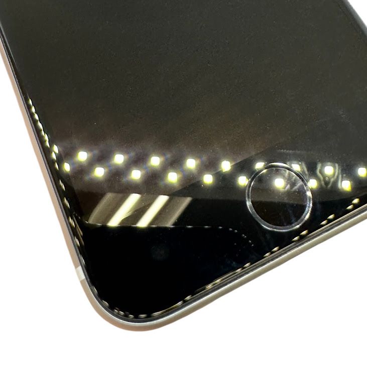 �ڥХåƥ꡼84%��iPhone��SE����2�����64GB���ۥ磻�ȡ�SIM�ե꡼��au��