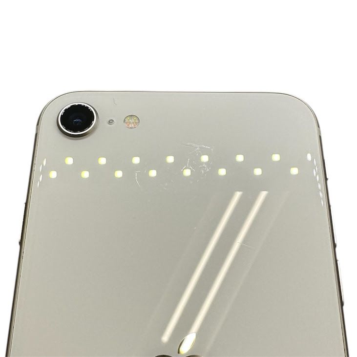 �ڥХåƥ꡼100%��iPhone��SE����3�����64GB���������饤��