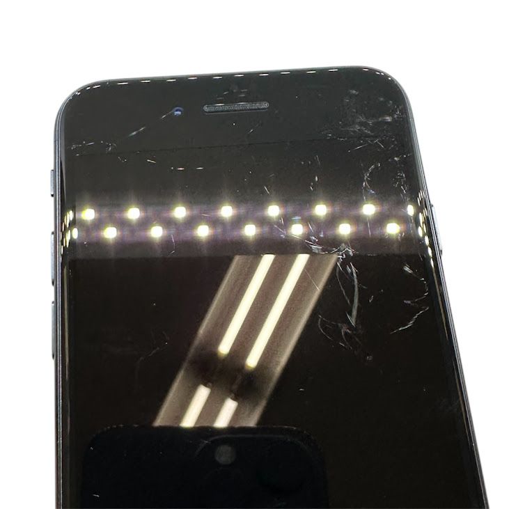 �ڥХåƥ꡼100%��iPhone��SE����3�����64GB���ߥåɥʥ��ȡ�SIM�ե꡼��au��