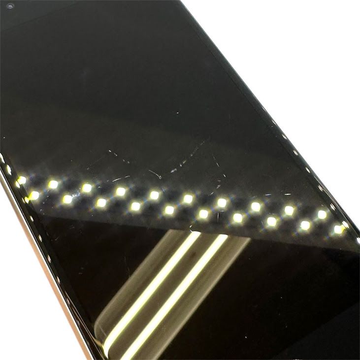 �ڥХåƥ꡼93%��iPhone��SE����2�����64GB���ۥ磻�ȡ�SIM�ե꡼��au��