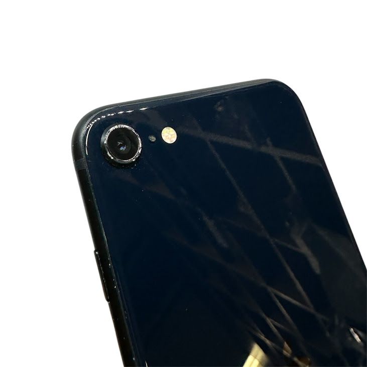 �ڥХåƥ꡼80%��iPhone��SE����3�����64GB���ߥåɥʥ��ȡ�SIM�ե꡼��au��