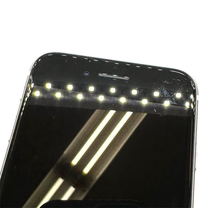 �ڥХåƥ꡼93%��iPhone��SE����2�����64GB���ۥ磻�ȡ�SIM�ե꡼��au��