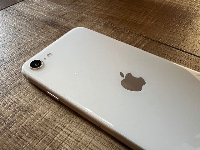 ムスビー｜iPhoneSE3 64GB スターライト バッテリ100％ SIMフリ 