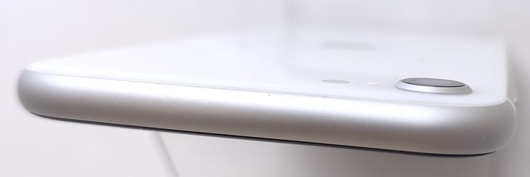 ������ʡ� iPhone SE2 128GB �ۥ磻�� ������SIM�ե꡼ �Хåƥ꡼77%