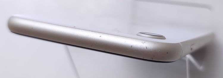 ������ʡ� iPhone SE3 64GB �������饤�� SIM�ե꡼ ��Ƚ�� 95%