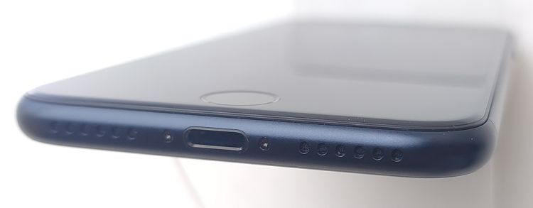 ��������š� iPhone SE3 64GB �ߥåɥʥ��� SIM�ե꡼ ��Ƚ�� 98%