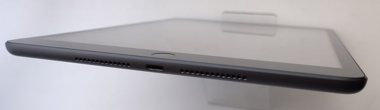 ������ʡ� iPad ��9���� 64GB ���졼 SIM�ե꡼ ��Ƚ�� �Хåƥ꡼100%