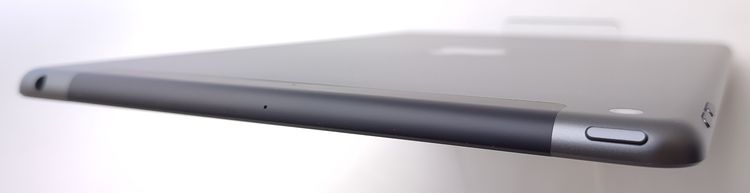 ��������ʡ� iPad ��9���� 64GB ���졼 SIM�ե꡼ ��Ƚ�� �Хåƥ꡼100%