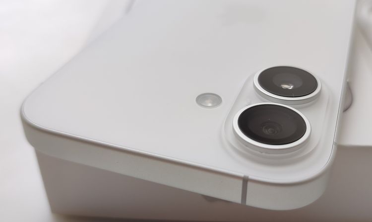 ��������š� iPhone16 128GB �ۥ磻�� ������SIM�ե꡼ 100%