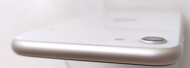 �ڶ˾����ʡ� iPhone SE3 64GB �������饤�� SIM�ե꡼ ��Ƚ�� 96%