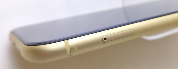 ������ʡ� iPhone XR 128GB �������� SIM���å�����Ѥ� ��Ƚ�� 91%