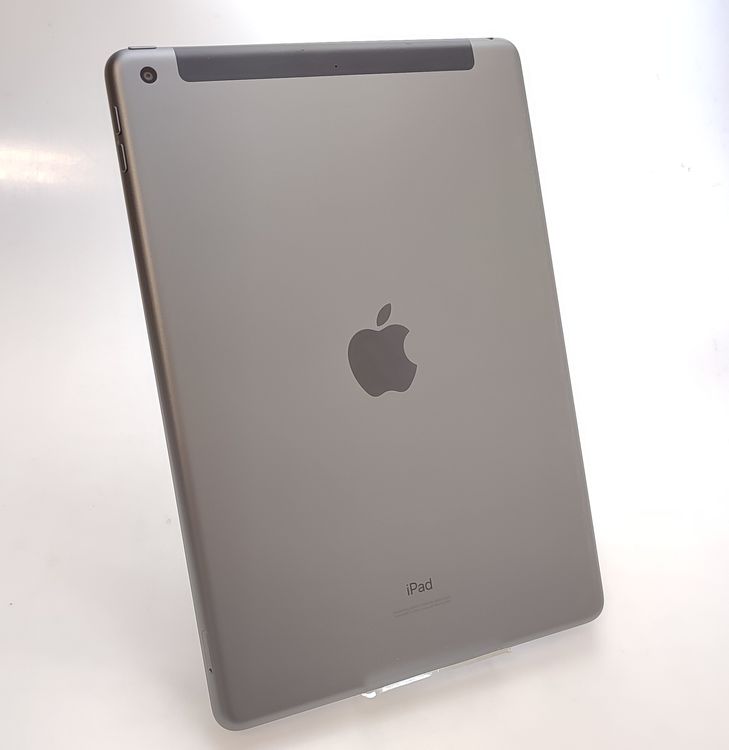 ��������ʡ� iPad ��8���� 32GB SIM�ե꡼ ��Ƚ�� �Хåƥ꡼100%