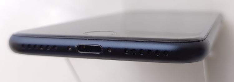 ������ʡ� iPhone SE3 64GB �ߥåɥʥ��� SIM�ե꡼ ��Ƚ�� 96%