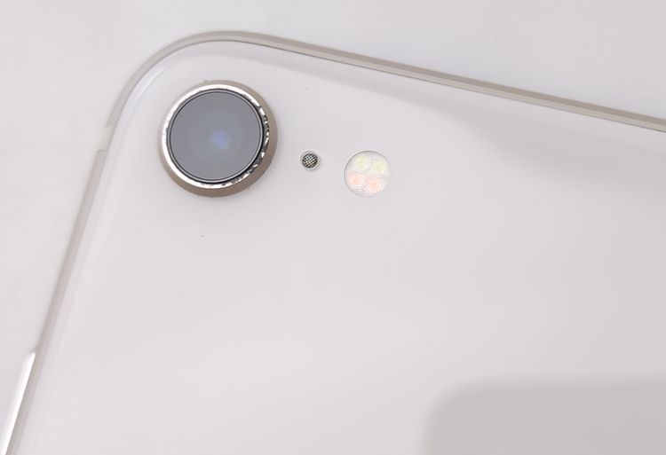 ��������ʡ� iPhone SE3 64GB �������饤�� SIM�ե꡼ ��Ƚ�� 83%