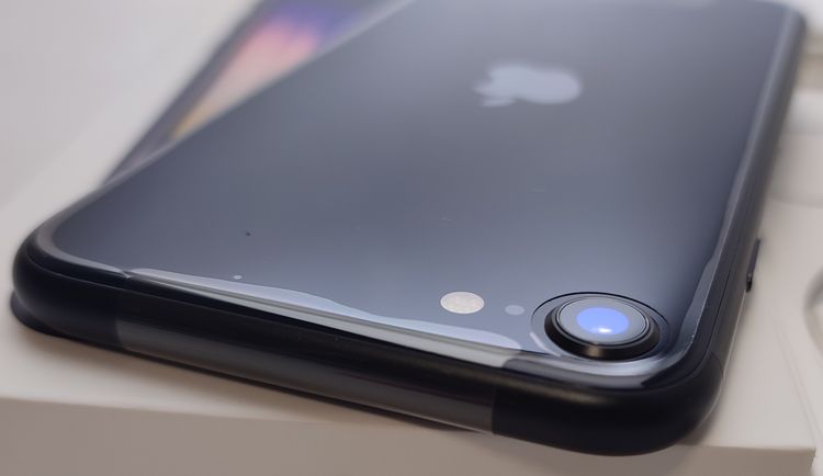 �ڿ���̤���ѡ� iPhone SE3 64GB �ߥåɥʥ��� SIM�ե꡼ ��Ƚ��