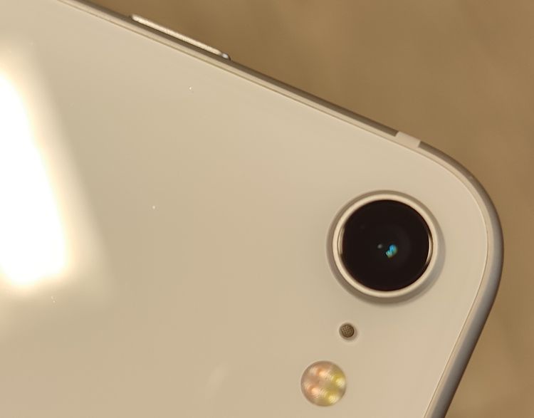 ��������š� iPhone SE2 64GB �ۥ磻�� SIM���å������ ��Ƚ�� 85%