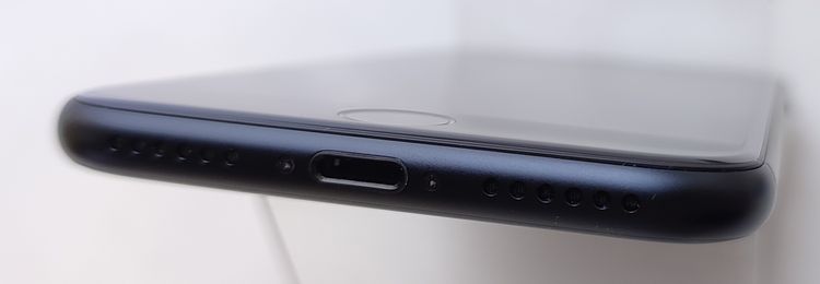 �ڶ˾����ʡ� iPhone SE3 64GB �ߥåɥʥ��� SIM�ե꡼ ��Ƚ�� �Хåƥ꡼96%