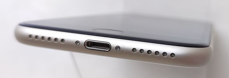 ������ʡ� iPhone SE3 64GB �������饤�� SIM�ե꡼ ��Ƚ�� �Хåƥ꡼91%