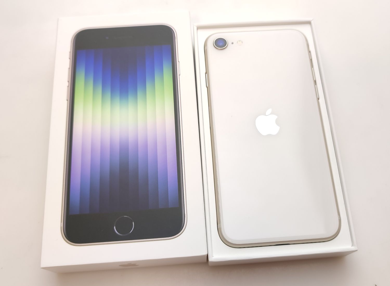 ムスビー｜【極上美品】 iPhone SE3 128GB スターライト 国内版SIM 