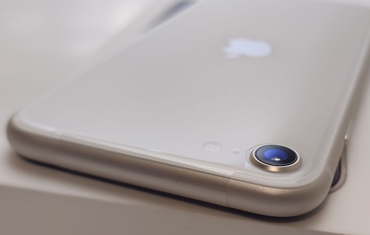 �ڿ���̤���ѡ� iPhone SE3 64GB �������饤�� SIM�ե꡼ ��Ƚ��