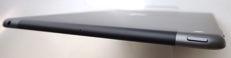 ��������š� iPad ��9���� 64GB ���졼 SIM�ե꡼ ��Ƚ�� �Хåƥ꡼100%