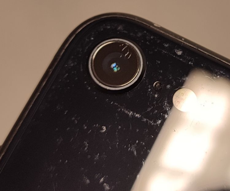 ����š� ������ iPhone SE3 64GB �ߥåɥʥ��� SIM�ե꡼ 86%