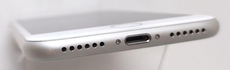 ������ʡ� iPhone8 64GB ����С� SIM���å�����Ѥ� ��Ƚ�� 93%