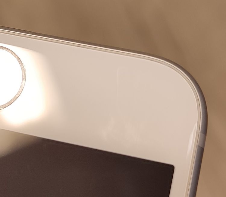 ������ʡ� iPhone8 64GB ����С� SIM���å�����Ѥ� ��Ƚ�� 93%