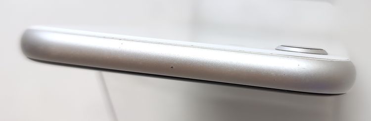 ������ʡ� iPhone SE2 64GB �ۥ磻�� SIM���å�����Ѥ� ��Ƚ�� �Хåƥ꡼74%