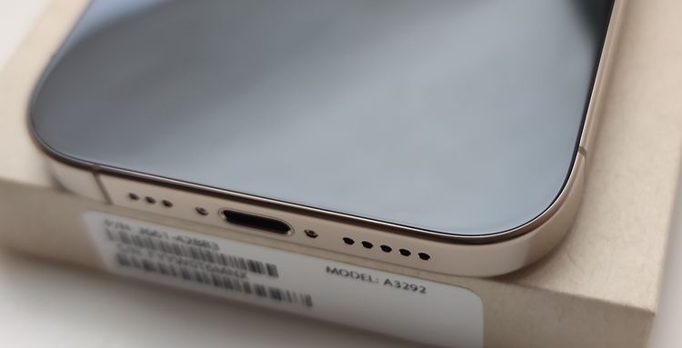 �ڸ���̤���ѡ� iPhone16 Pro 128GB �ǥ����ȥ����˥��� SIM�ե꡼ ��Ƚ��