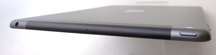 ��������š� iPad ��9���� 64GB ���졼 SIM�ե꡼ ��Ƚ�� �Хåƥ꡼97%