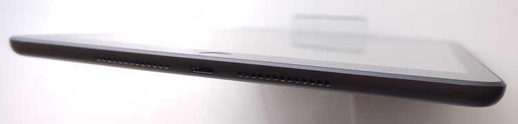 ��������ʡ� iPad ��9���� 64GB ���졼 SIM�ե꡼ ��Ƚ�� �Хåƥ꡼100%