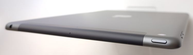 ��������š� iPad ��9���� 64GB ���졼 SIM�ե꡼ ��Ƚ�� �Хåƥ꡼100%