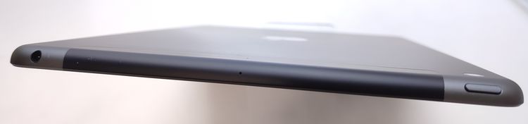 ��������š� iPad ��9���� 64GB ���졼 SIM�ե꡼ ��Ƚ�� �Хåƥ꡼98%