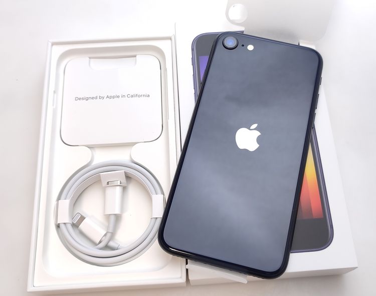 �ڿ���Ʊ�͡� iPhone SE3 64GB �ߥåɥʥ��� SIM�ե꡼ ��Ƚ�� 100%