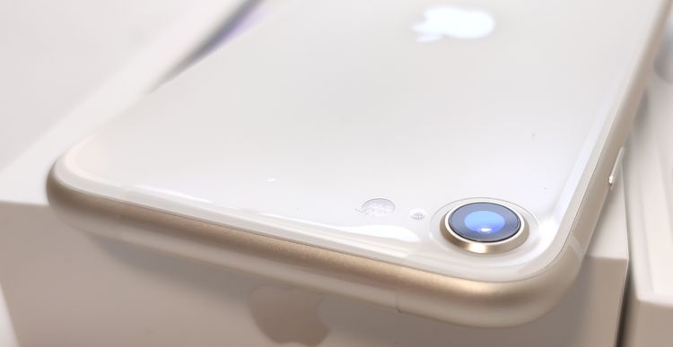 �ڿ���̤���ѡ� iPhone SE3 64GB �������饤�� SIM�ե꡼ ��Ƚ��