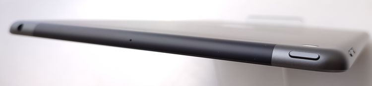 ��������š� iPad ��9���� 64GB ���졼 SIM�ե꡼ ��Ƚ�� �Хåƥ꡼100%