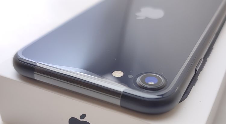 �ڿ���Ʊ�͡� iPhone SE3 64GB �ߥåɥʥ��� SIM�ե꡼ ��Ƚ�� 100%