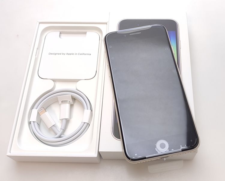 �ڿ���̤���ѡ� iPhone SE3 64GB �������饤�� SIM�ե꡼ ��Ƚ��