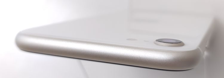 ��������ʡ� iPhone SE3 64GB �������饤�� SIM�ե꡼ ��Ƚ�� 83%