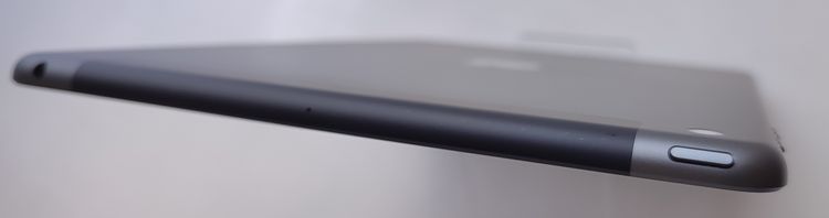 ��������š� iPad ��9���� 64GB ���졼 SIM�ե꡼ ��Ƚ�� �Хåƥ꡼96%