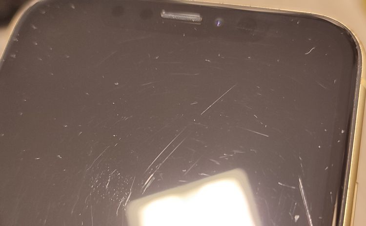 ������ʡ� iPhone XR 128GB �������� SIM���å�����Ѥ� ��Ƚ�� 91%