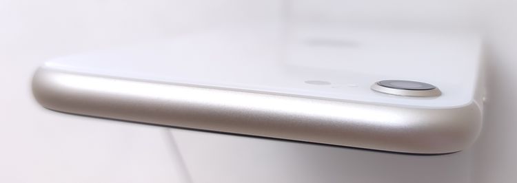 �ڿ���Ʊ�͡� iPhone SE3 64GB �������饤�� SIM�ե꡼ ��Ƚ�� �Хåƥ꡼100%