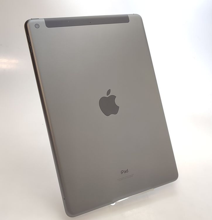 ������ʡ� iPad ��9���� 64GB ���졼 SIM�ե꡼ ��Ƚ�� �Хåƥ꡼96%