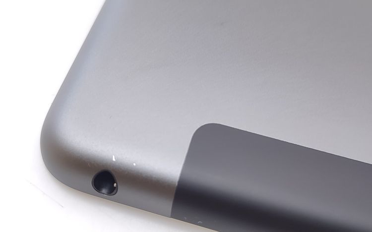 ��������ʡ� iPad ��9���� 64GB ���졼 SIM�ե꡼ ��Ƚ�� �Хåƥ꡼100%