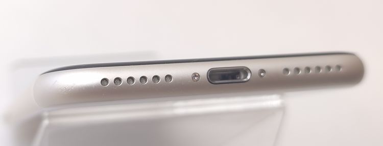 ʡ iPhone SE3 64GB 饤 SIMե꡼ Ƚ 75%