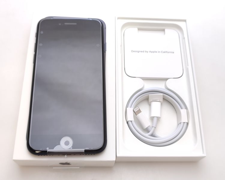 �ڿ���̤���ѡ� iPhone SE3 64GB �ߥåɥʥ��� SIM�ե꡼ ��Ƚ��