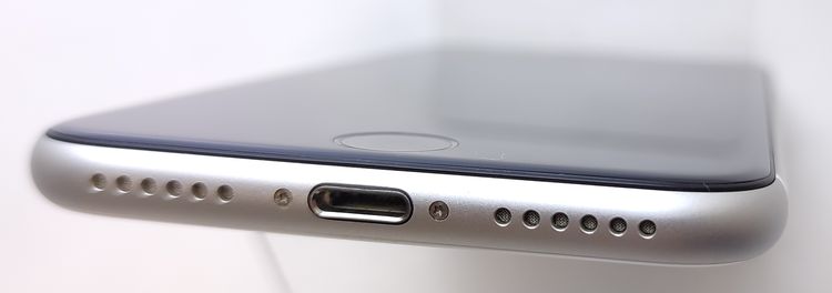 ��������ʡ� iPhone SE2 64GB �ۥ磻�� SIM���å������ ��Ƚ�� �Хåƥ꡼81%
