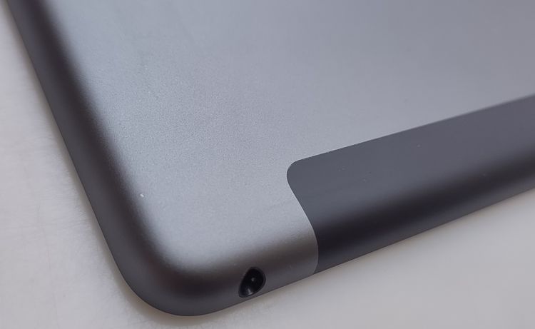 ��������š� iPad ��9���� 64GB ���졼 SIM�ե꡼ ��Ƚ�� �Хåƥ꡼96%